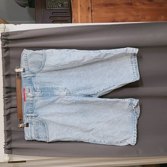 Levi's Mens Shorts Denin Light Wash Pockets Sz. 40x12 EUC - Picture 1 of 11